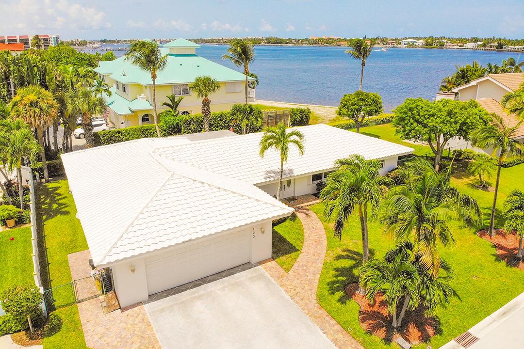 最近租的: $10,000 (3 贝兹, 3 浴室, 2123 平方英尺)