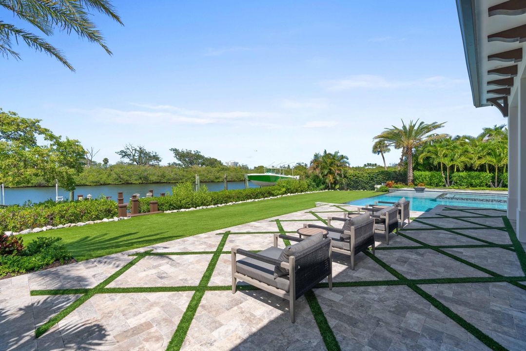 Recently Sold: $10,900,000 (5 beds, 7 baths, 6996 Square Feet)