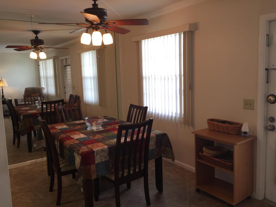 Recently Rented: $2,900 (2 beds, 2 baths, 916 Square Feet)