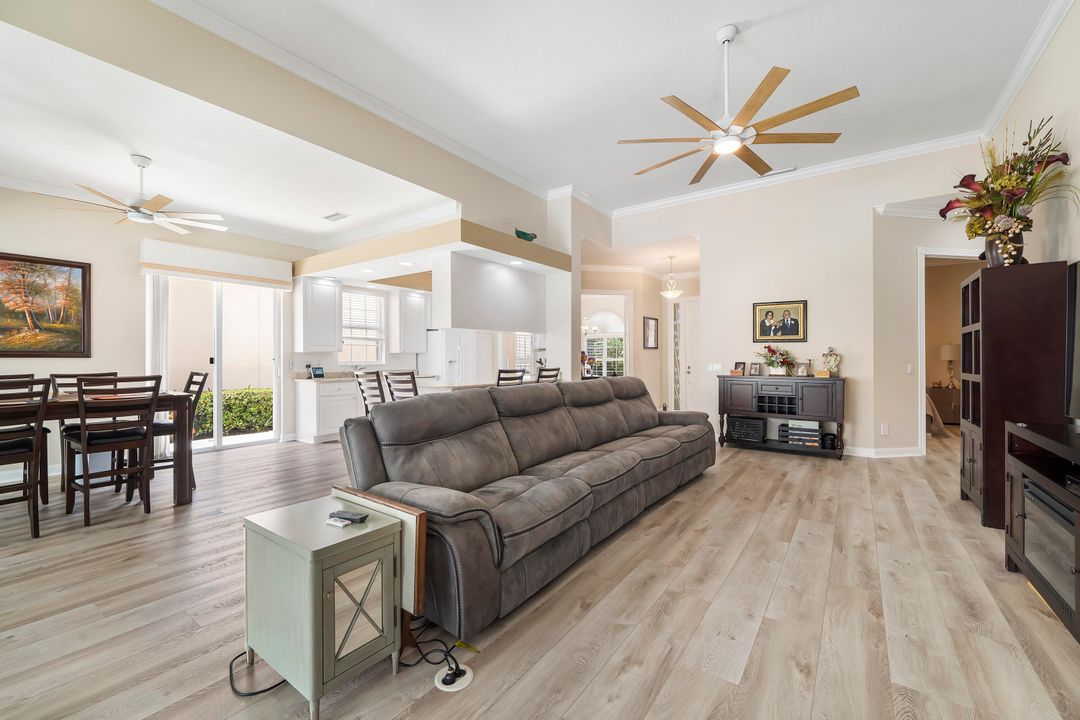 Recently Sold: $635,000 (3 beds, 3 baths, 2200 Square Feet)