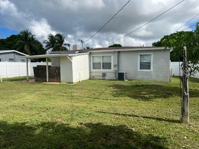 Recently Rented: $2,500 (3 beds, 1 baths, 936 Square Feet)