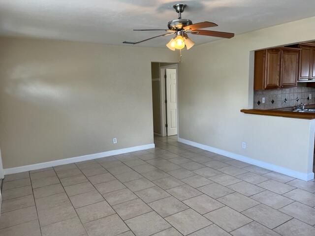 Recently Rented: $2,500 (3 beds, 1 baths, 936 Square Feet)