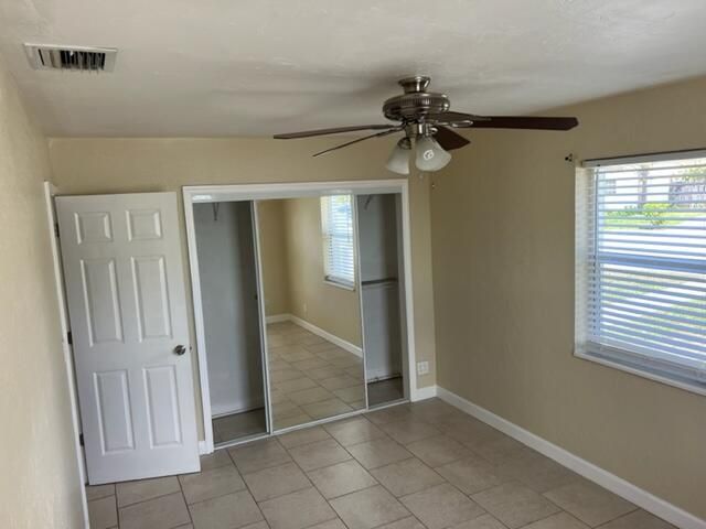 Recently Rented: $2,500 (3 beds, 1 baths, 936 Square Feet)