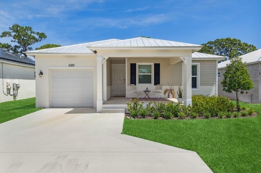 Recently Sold: $360,000 (3 beds, 2 baths, 1135 Square Feet)