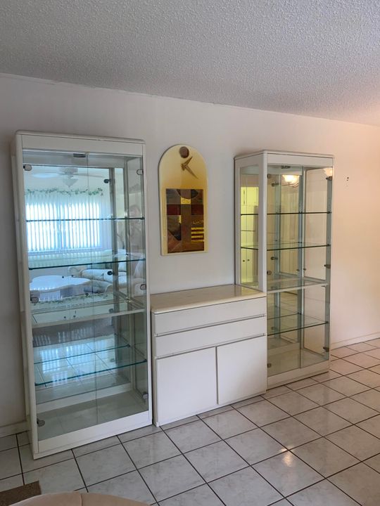 Recently Sold: $89,900 (1 beds, 1 baths, 700 Square Feet)