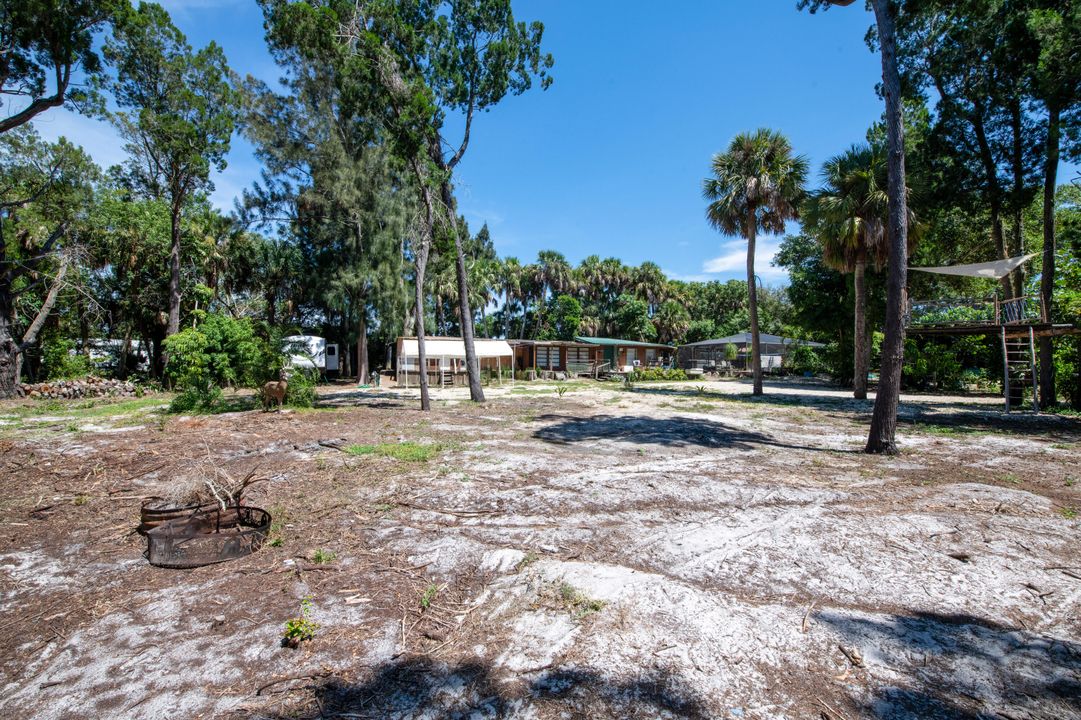 Recently Sold: $490,000 (3 beds, 1 baths, 1156 Square Feet)