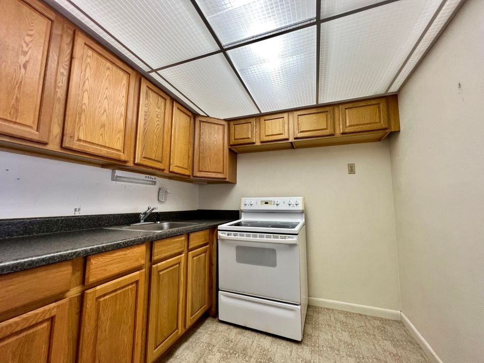 Recently Sold: $69,900 (1 beds, 1 baths, 570 Square Feet)