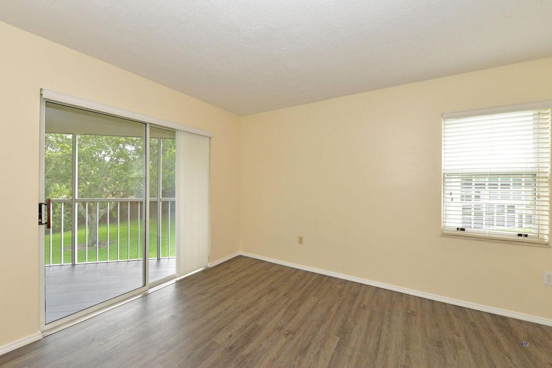 Active With Contract: $2,000 (2 beds, 2 baths, 1200 Square Feet)