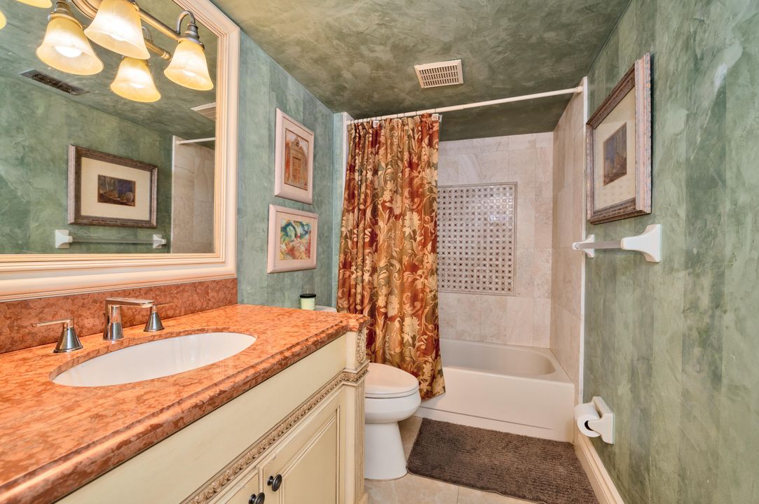 最近售出: $359,000 (2 贝兹, 2 浴室, 1438 平方英尺)