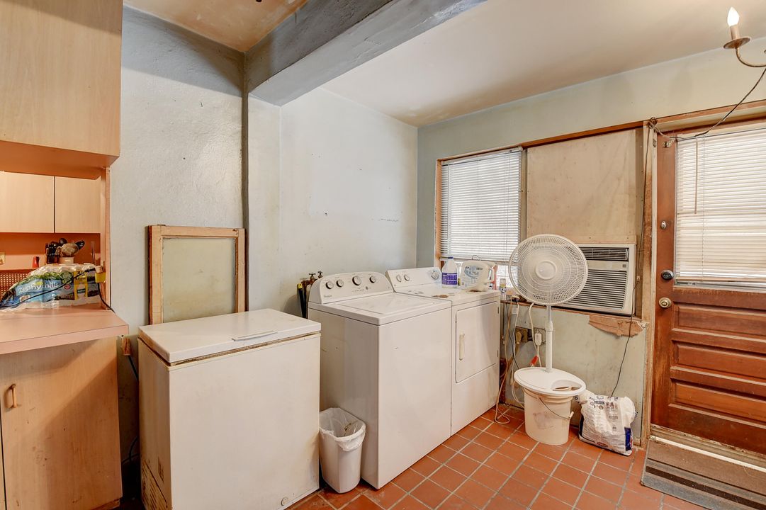 最近售出: $950,000 (0 贝兹, 0 浴室, 1191 平方英尺)