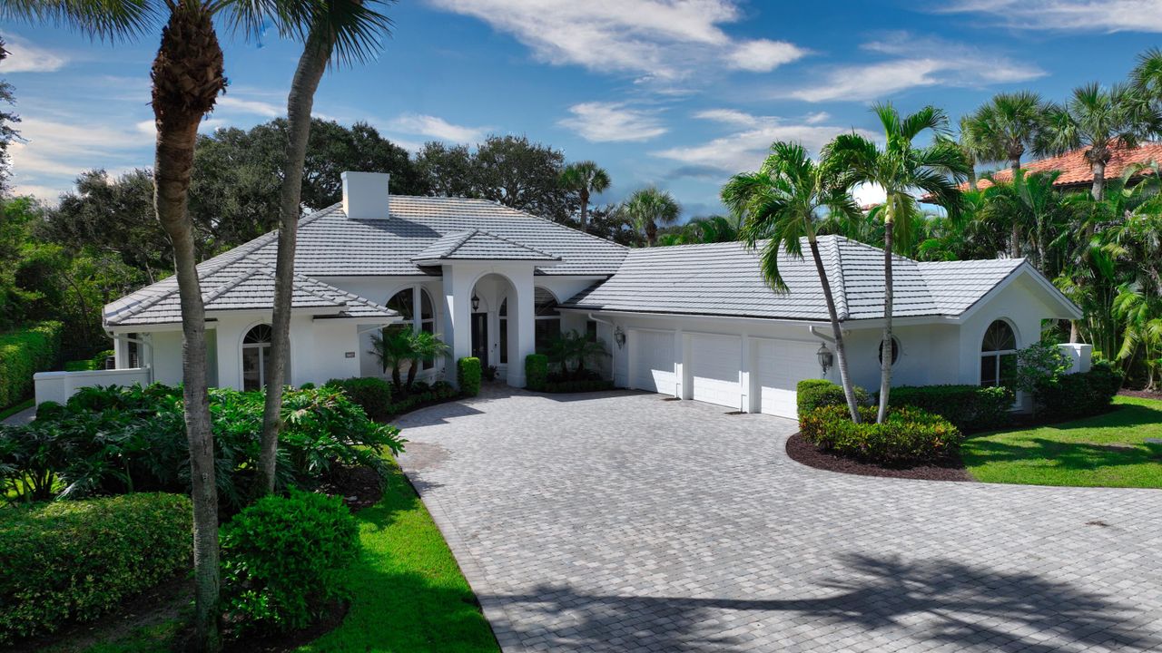 Recently Sold: $3,950,000 (3 beds, 3 baths, 3156 Square Feet)