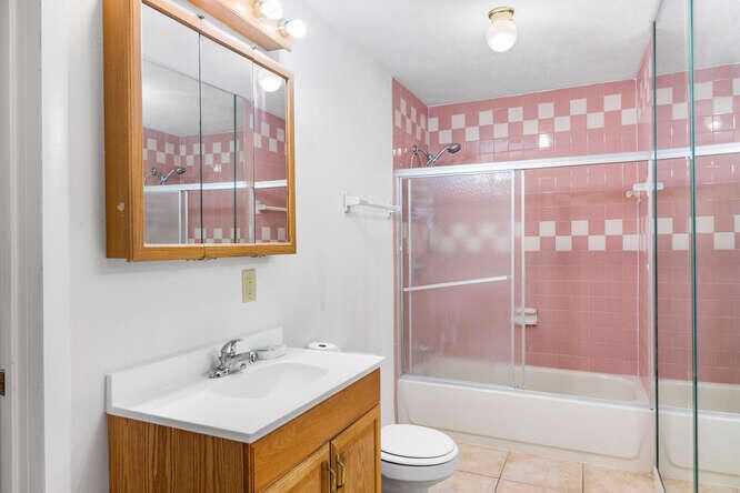 最近售出: $201,000 (4 贝兹, 2 浴室, 1728 平方英尺)