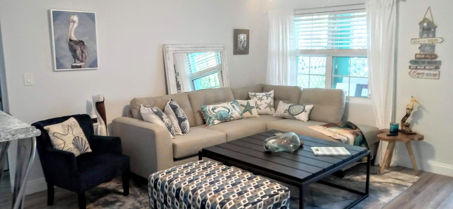 Active With Contract: $3,200 (3 beds, 2 baths, 1538 Square Feet)
