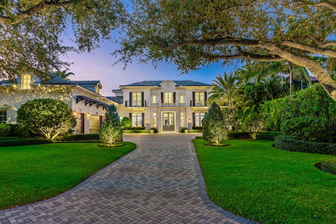 Recently Sold: $11,000,000 (5 beds, 6 baths, 6711 Square Feet)