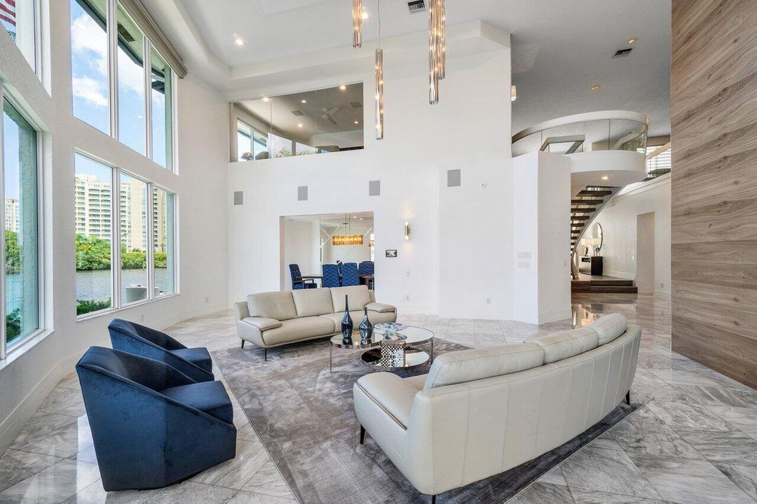 For Sale: $7,995,000 (5 beds, 6 baths, 6649 Square Feet)