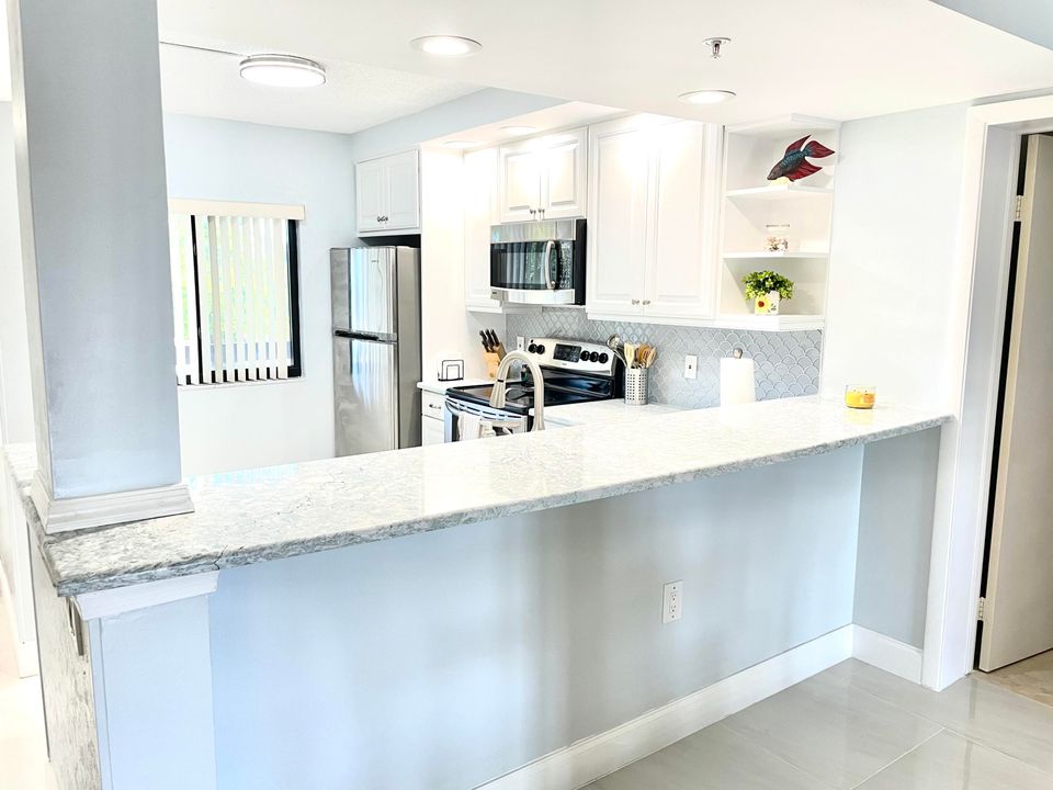 Active With Contract: $5,500 (2 beds, 2 baths, 1385 Square Feet)