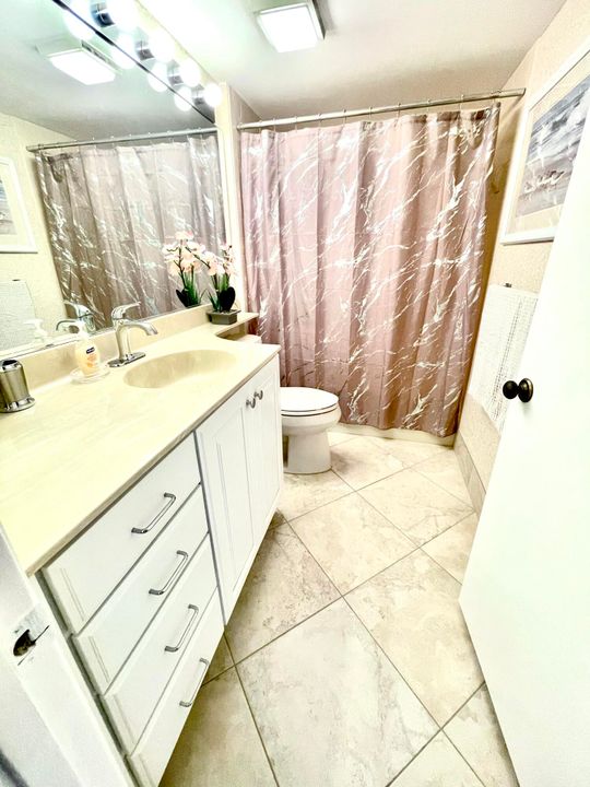 Active With Contract: $5,500 (2 beds, 2 baths, 1385 Square Feet)