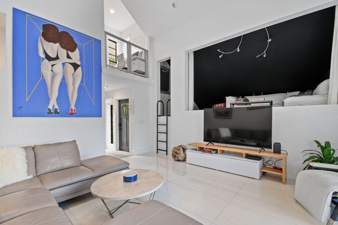 Active With Contract: $920,000 (2 beds, 2 baths, 1745 Square Feet)