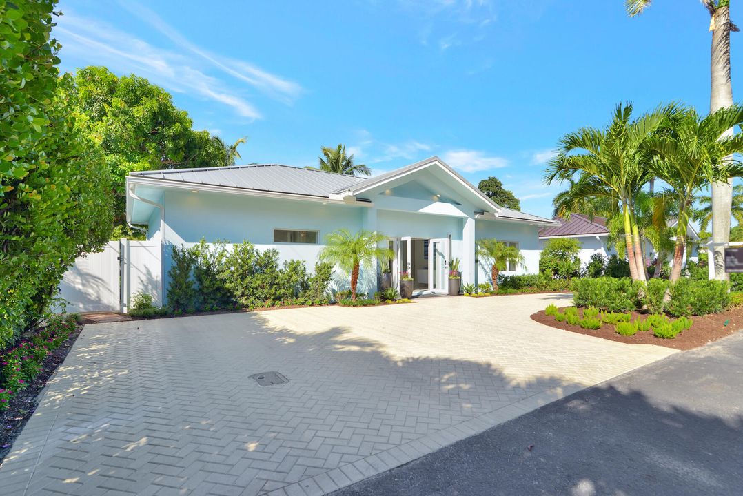 Active With Contract: $1,800,000 (3 beds, 3 baths, 1906 Square Feet)