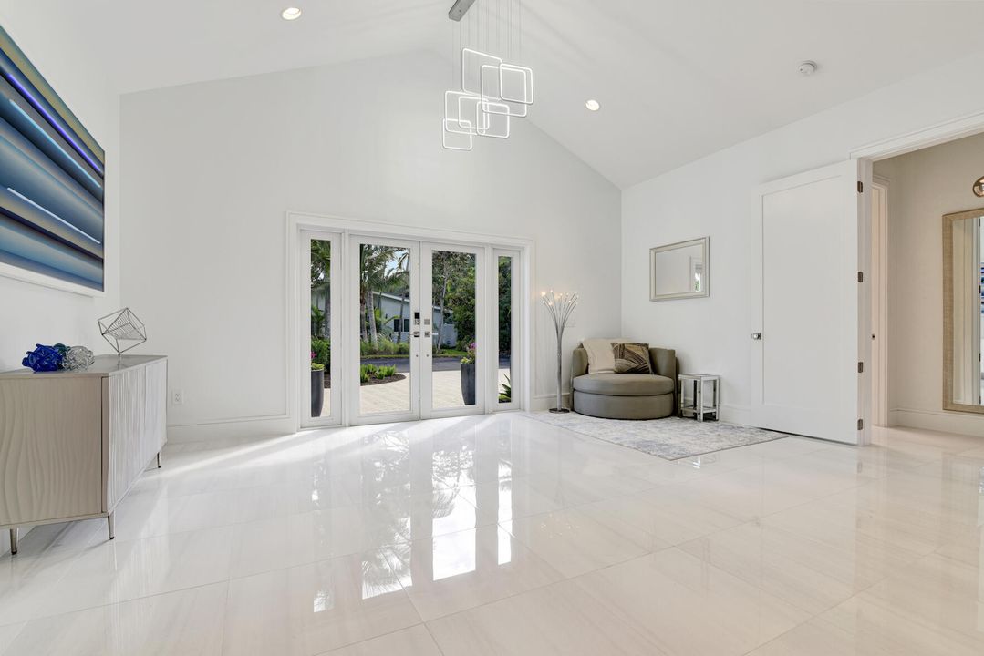 Active With Contract: $1,800,000 (3 beds, 3 baths, 1906 Square Feet)