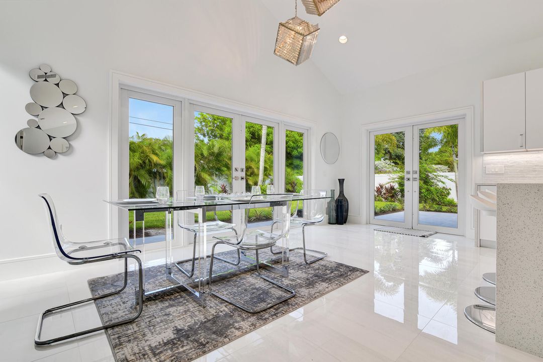 Active With Contract: $1,800,000 (3 beds, 3 baths, 1906 Square Feet)