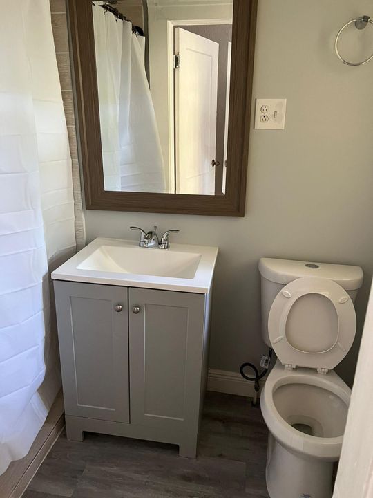 合同活跃: $1,650 (1 贝兹, 1 浴室, 675 平方英尺)