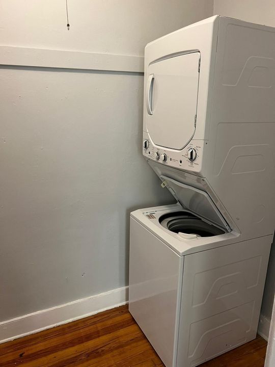 合同活跃: $1,650 (1 贝兹, 1 浴室, 675 平方英尺)