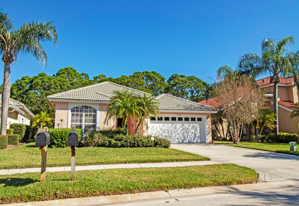 Active With Contract: $479,000 (3 beds, 2 baths, 1878 Square Feet)