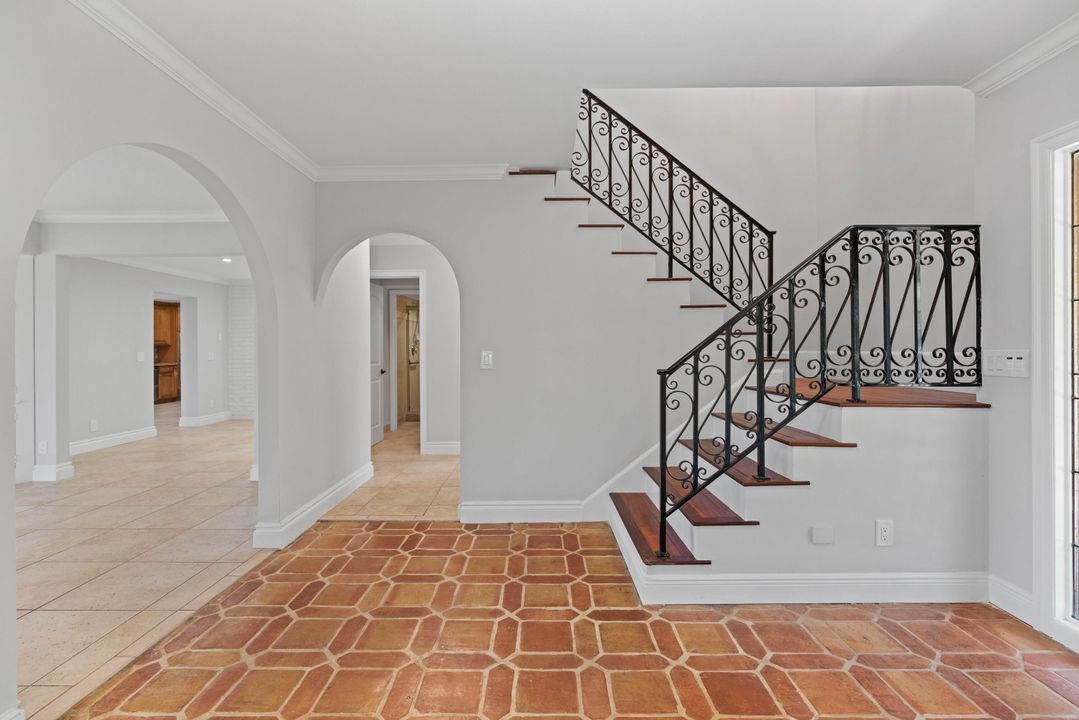 Recently Sold: $3,000,000 (4 beds, 2 baths, 2796 Square Feet)