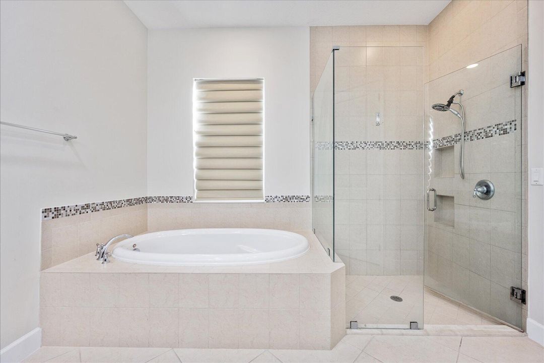 最近租的: $3,800 (3 贝兹, 3 浴室, 2042 平方英尺)