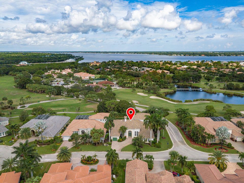 最近售出: $1,350,000 (4 贝兹, 4 浴室, 4597 平方英尺)