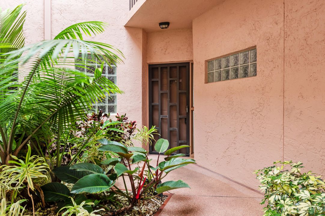 Recently Sold: $245,000 (2 beds, 2 baths, 1131 Square Feet)