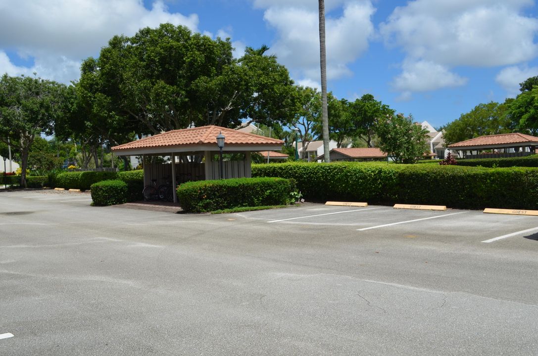 Active With Contract: $3,500 (2 beds, 2 baths, 1400 Square Feet)