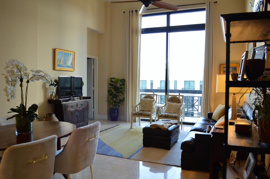 Active With Contract: $1,099,000 (2 beds, 2 baths, 1476 Square Feet)