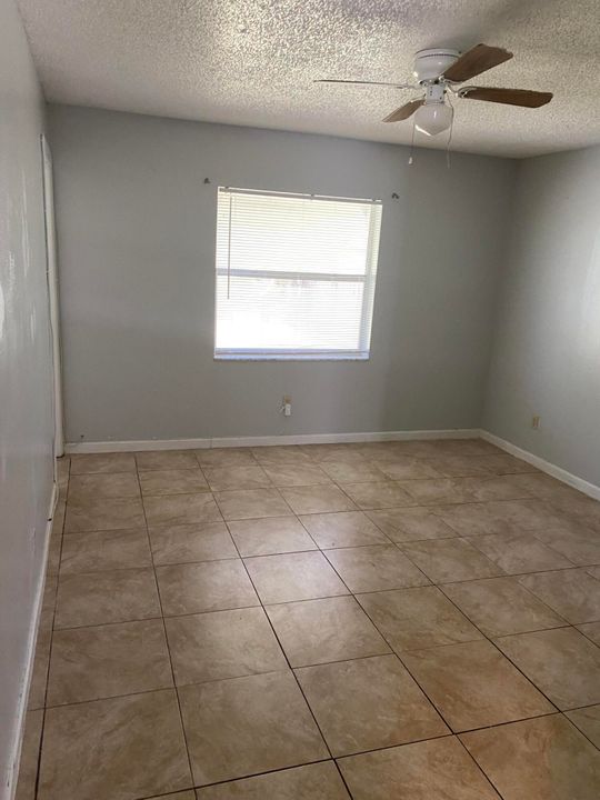 Active With Contract: $2,600 (3 beds, 2 baths, 1370 Square Feet)