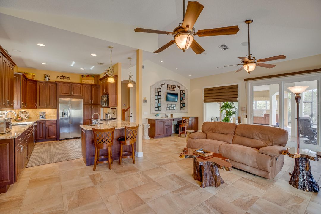 Recently Sold: $1,000,000 (3 beds, 3 baths, 3405 Square Feet)