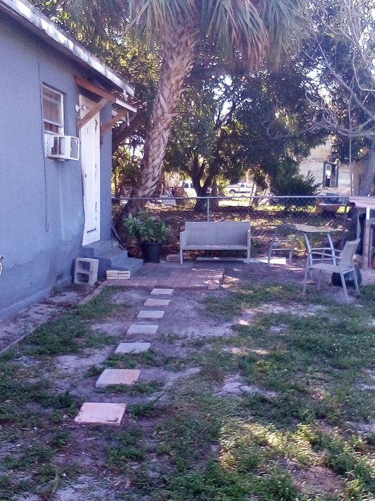 最近租的: $695 (1 贝兹, 1 浴室, 1096 平方英尺)