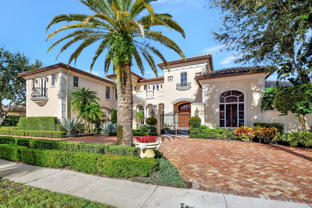 Recently Sold: $4,250,000 (5 beds, 7 baths, 7033 Square Feet)