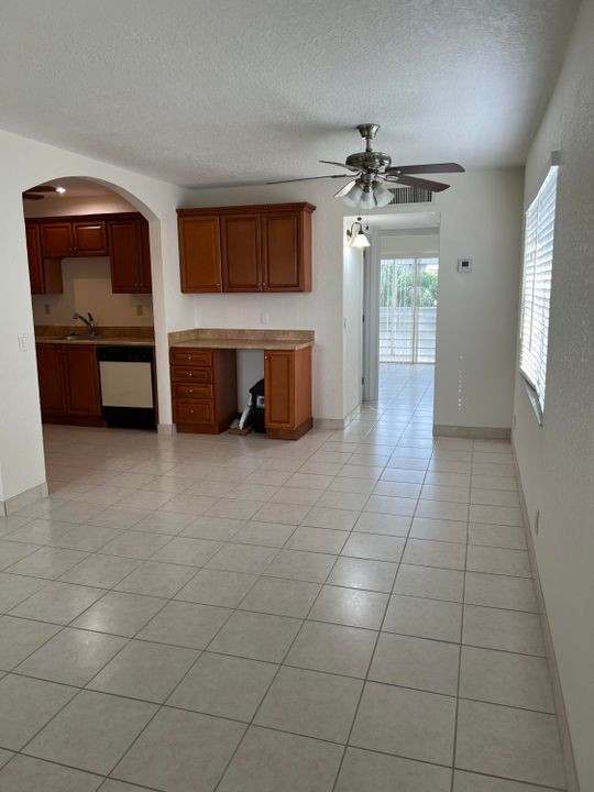 Recently Sold: $147,000 (1 beds, 1 baths, 760 Square Feet)