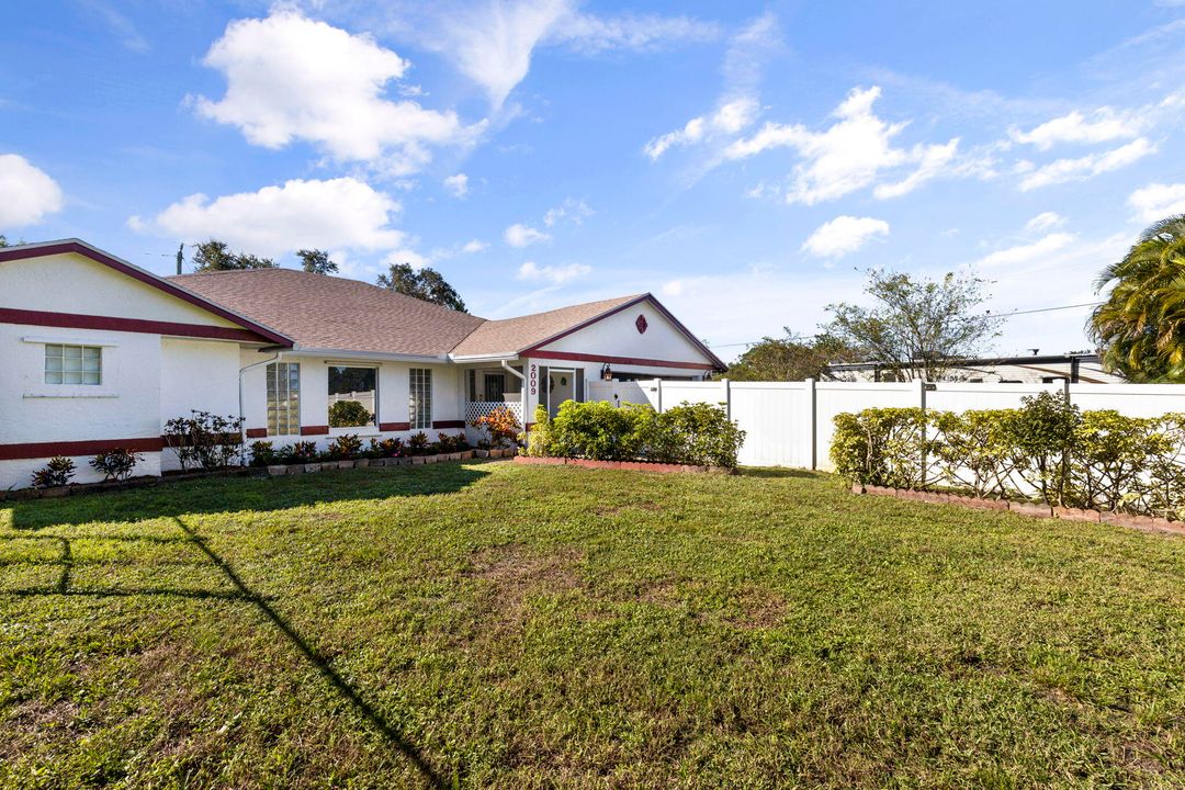 Recently Sold: $420,000 (3 beds, 2 baths, 3142 Square Feet)