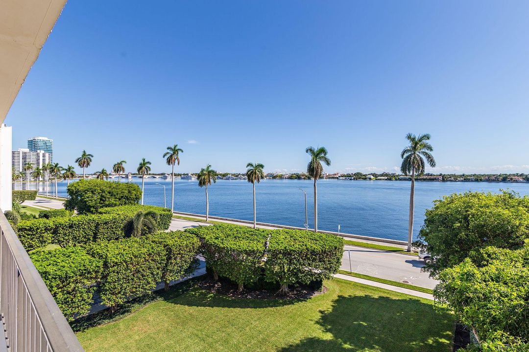 Recently Rented: $8,500 (2 beds, 2 baths, 1728 Square Feet)