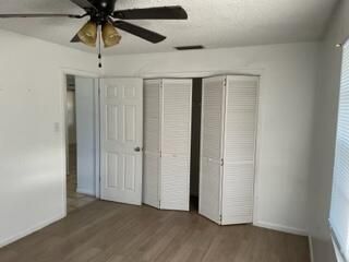 Active With Contract: $1,400 (2 beds, 1 baths, 928 Square Feet)