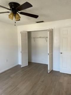 Active With Contract: $1,400 (2 beds, 1 baths, 928 Square Feet)