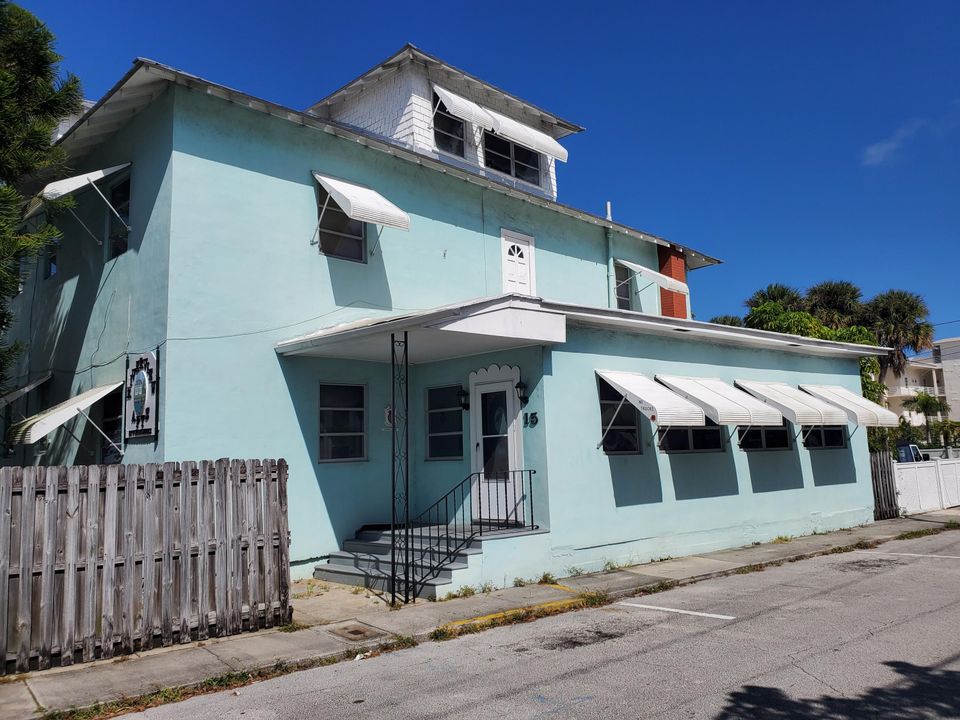 Vendido Recientemente: $5,450,000 (25 camas, 14 baños, 12207 Pies cuadrados)