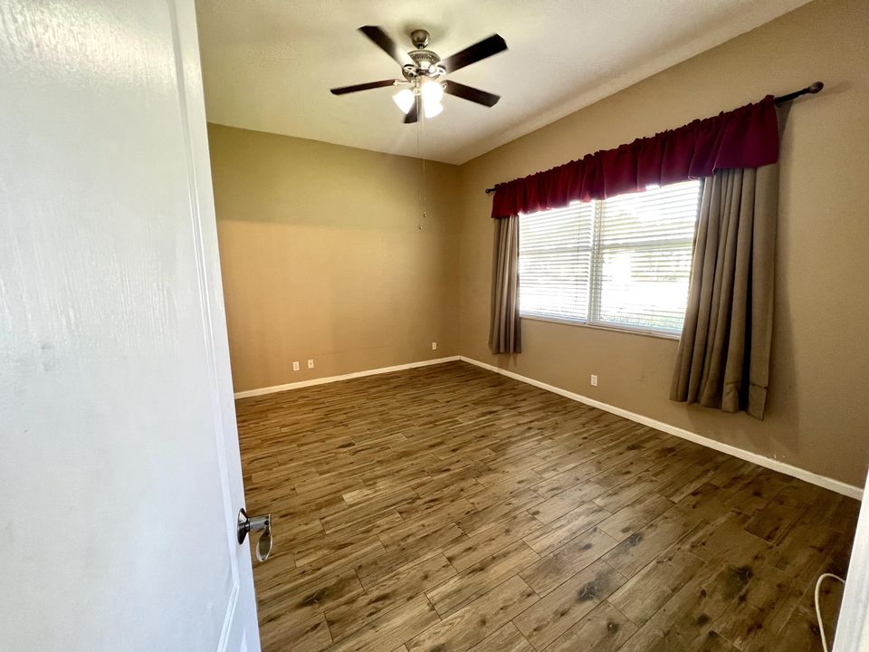 Recently Rented: $3,500 (3 beds, 2 baths, 1524 Square Feet)