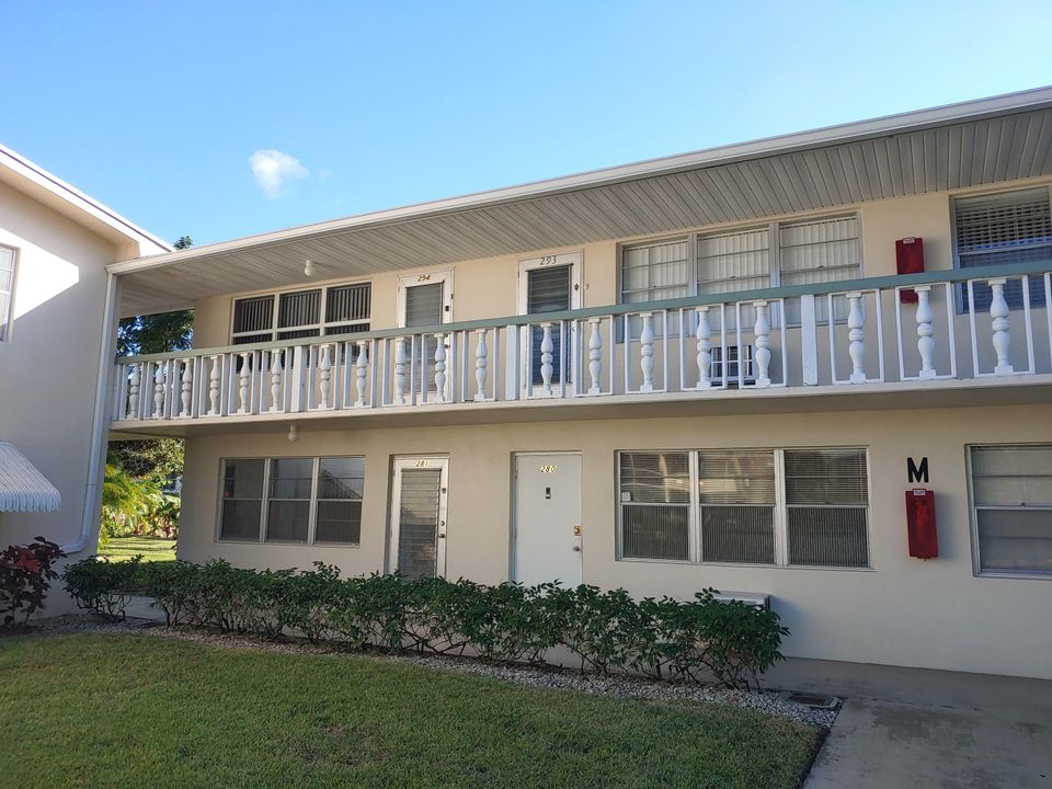 Recently Sold: $110,000 (1 beds, 1 baths, 702 Square Feet)