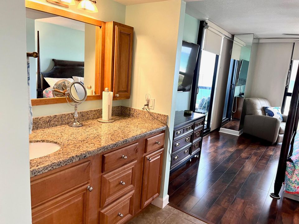 Active With Contract: $3,500 (2 beds, 2 baths, 1452 Square Feet)