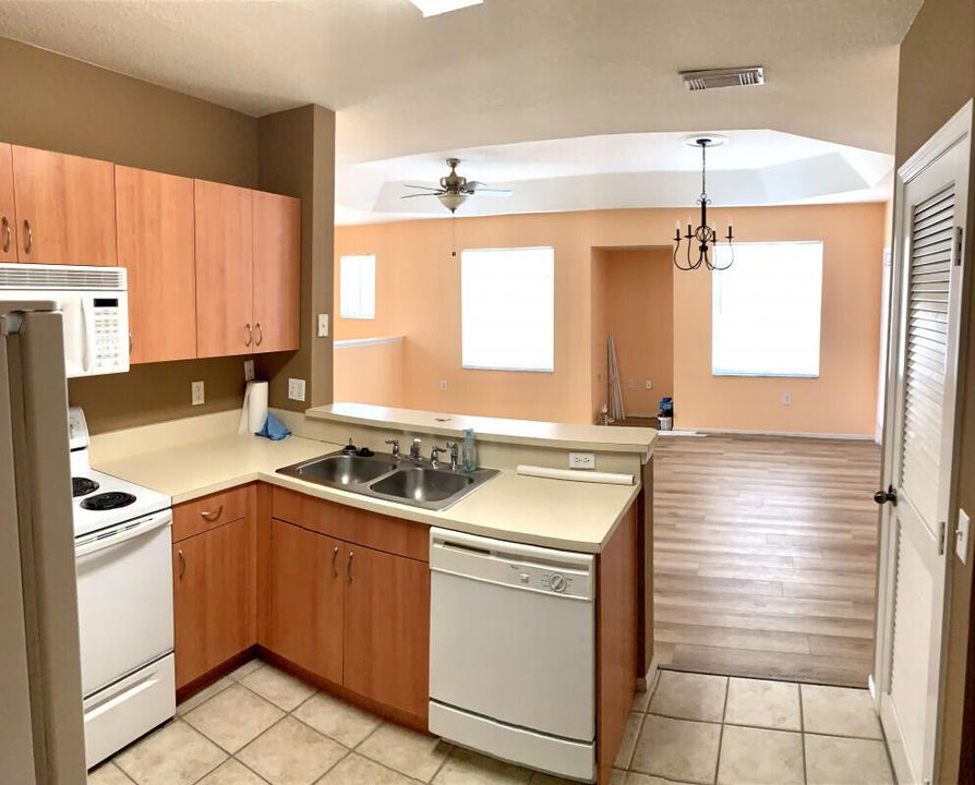 Recently Rented: $2,275 (2 beds, 2 baths, 1143 Square Feet)