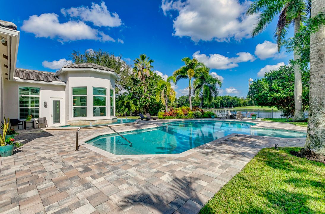 Recently Sold: $1,450,000 (3 beds, 3 baths, 2758 Square Feet)