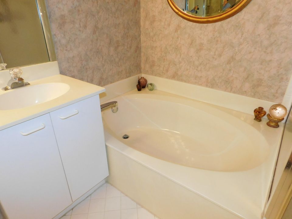 Недавно продано: $295,000 (2 спален, 2 ванн, 1657 Квадратных фут)